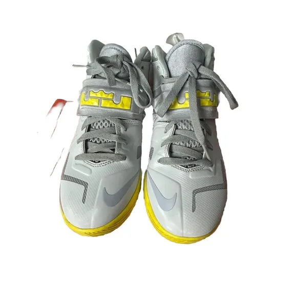 Nike Lebron James VII size 5Y YOUTH Tennis shoes Grey And Yellow FAST SHIPPING