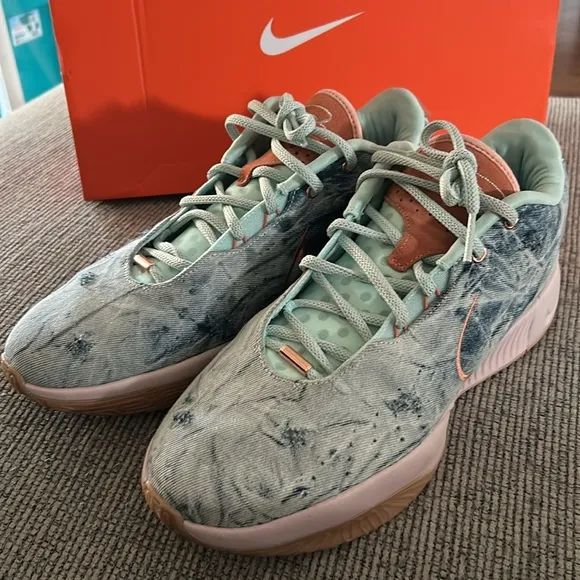 Nike LeBron XXI blue and White tie dye distressed Sneakers size 13 like new