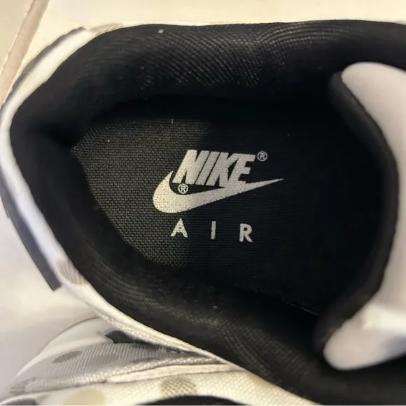Nike Men's Air Max 90 with polka dot gray, black and white tennis shoes 6.5
