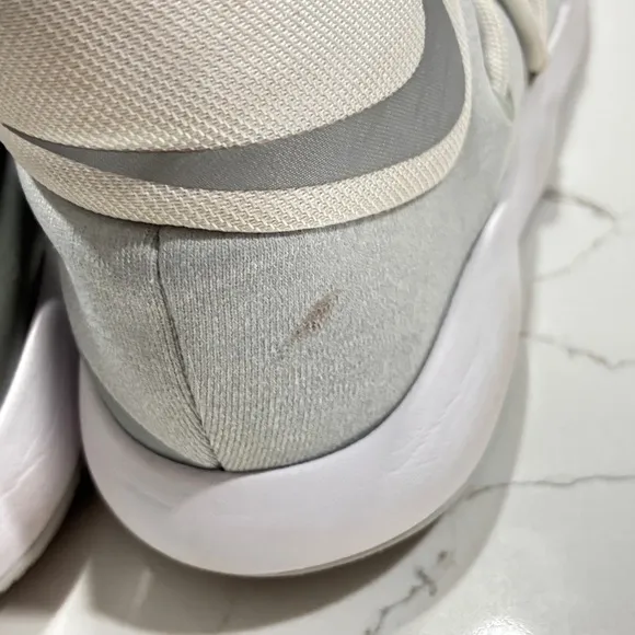 Nike | Men’s Boys KD Trey 5 V White Grey Athletic Basketball Shoes Sneak…