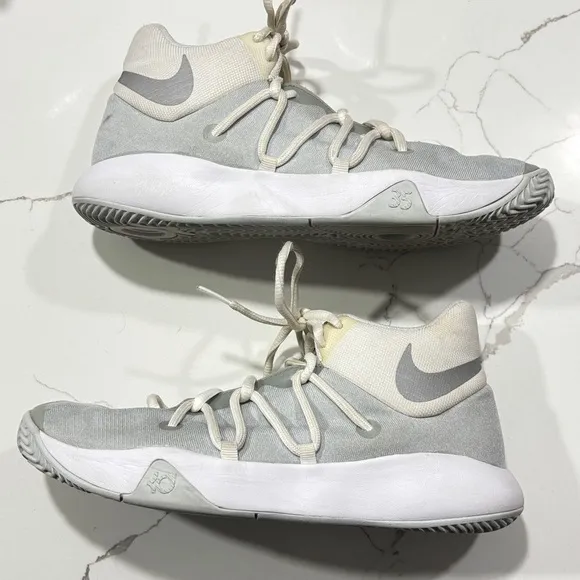 Nike | Men’s Boys KD Trey 5 V White Grey Athletic Basketball Shoes Sneak…