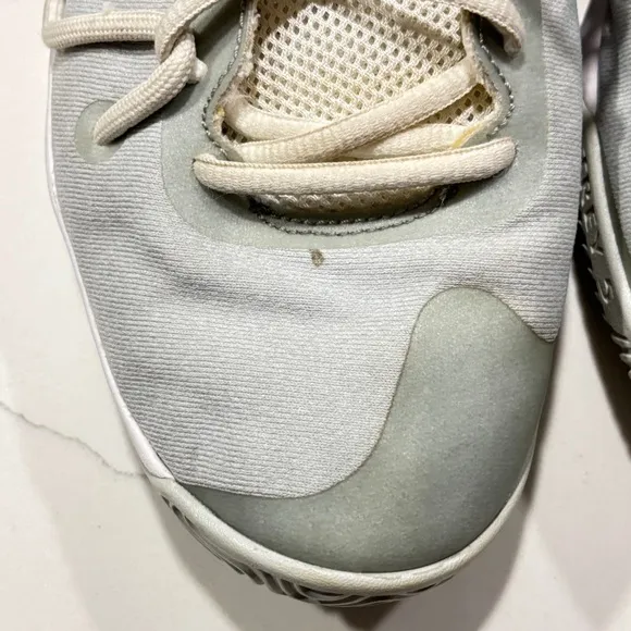 Nike | Men’s Boys KD Trey 5 V White Grey Athletic Basketball Shoes Sneak…