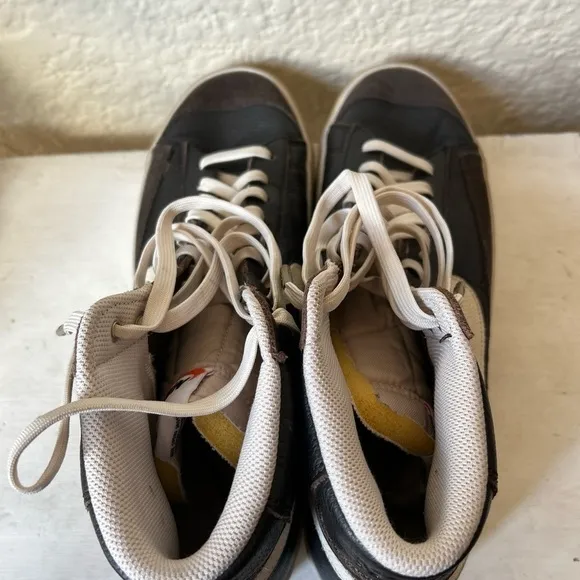 Nike Men’s brown Hi top lace up‎ sneakers shoes size 13