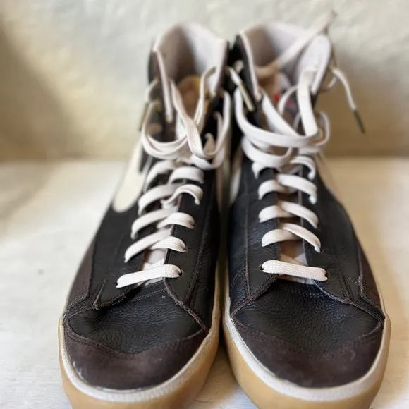 Nike Men’s brown Hi top lace up‎ sneakers shoes size 13