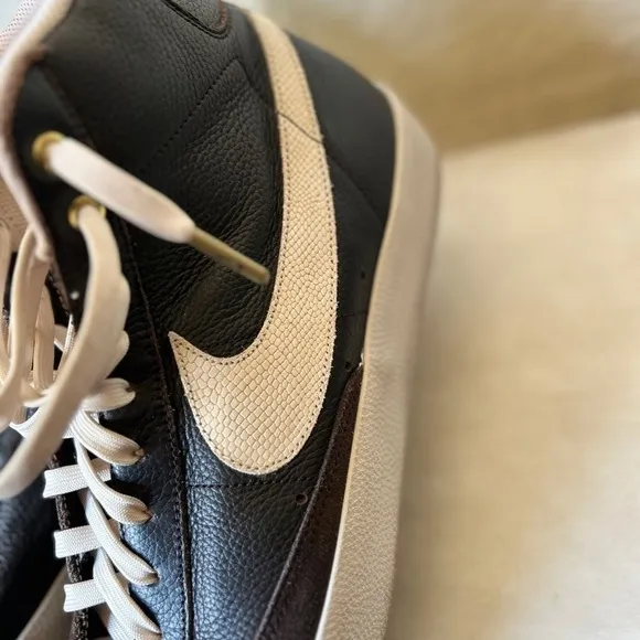 Nike Men’s brown Hi top lace up‎ sneakers shoes size 13