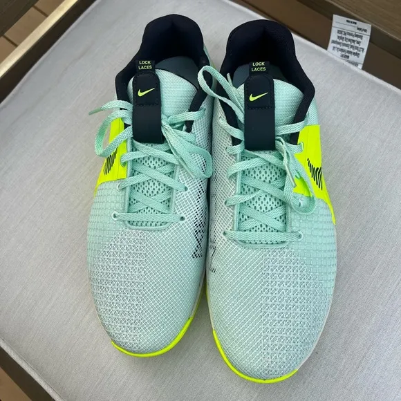 NIKE MENS NEW METCON 8 TRAINING SNEAKERS MINT SIZE 10.5