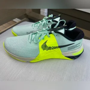 NIKE MENS NEW METCON 8 TRAINING SNEAKERS MINT SIZE 10.5