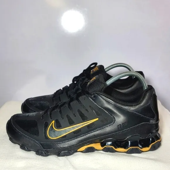 Nike Men's Size 10 Reax 8 Mesh Training shoes.