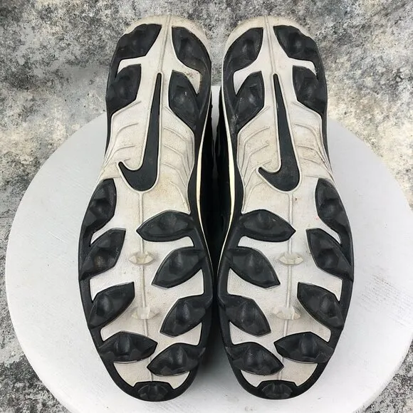 Nike Men's VTG Size 15 Football Black Closed Toe Lace-Up Sneakers 821030-011