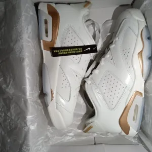 Nike Men's White and Gold Sneakers