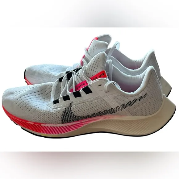 Nike men's White and Pink Running Shoes