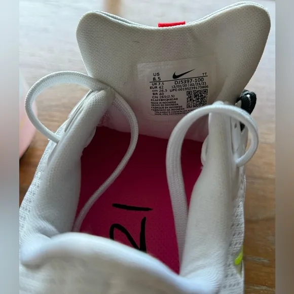 Nike men's White and Pink Running Shoes