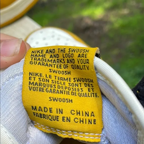 Nike Men's Yellow and Black High-Top Sneakers