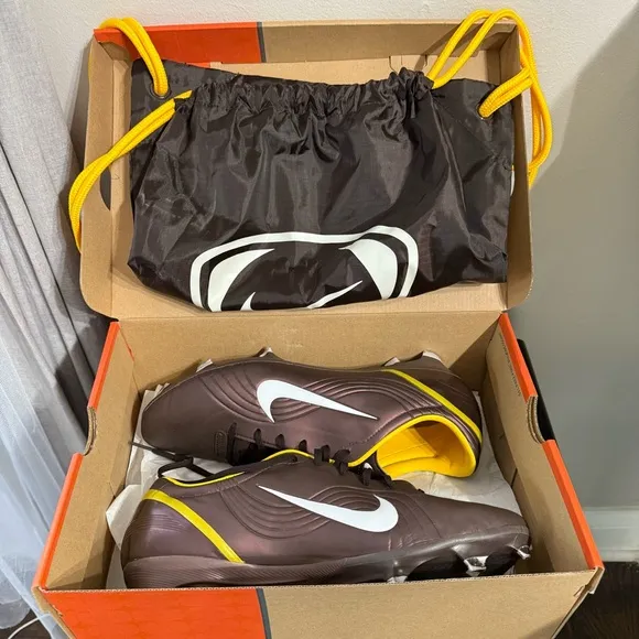 Nike Mercurial Vapor 1 RGN Elite Limited Edition U.S. Size 11.5 Dark Cinder/maze