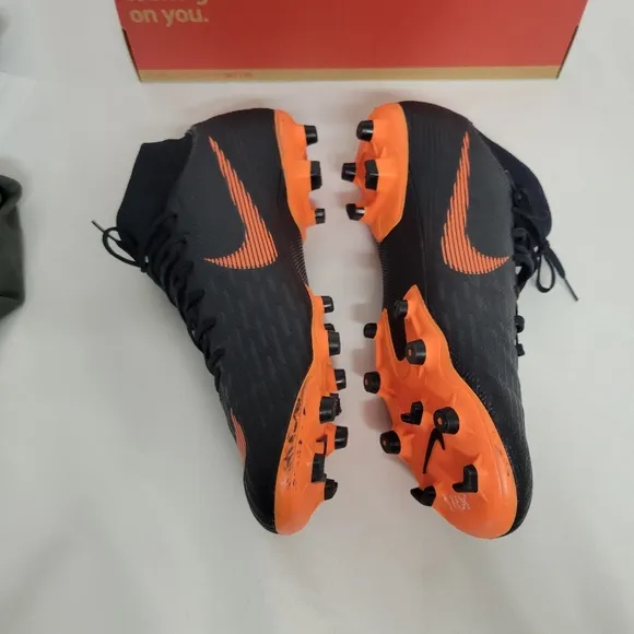 NIKE MERCURIALSUPERFLY6  SOCCER CLEATS SIZE 9.5 USA