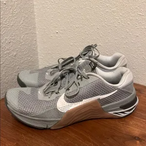 Nike Metcom 7 Gray Mens Sz 8 Training Running Shoes