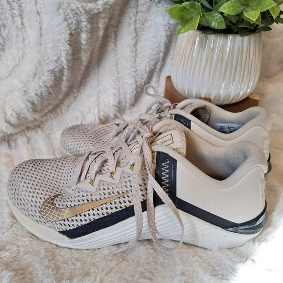 Nike Metcon 6 Women's AT3160-170 Cream And Black Running Shoes Trainers Size 8.5