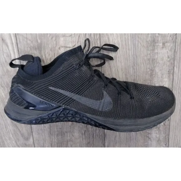 Nike Metcon Men's 10.5 DSX FlyKnit 2 Black Hyper Crimson Shoes Weight Training