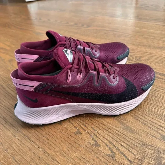 Nike Pegasus Trail 2 Hiking Off Road Shoes Women’s size 10.5