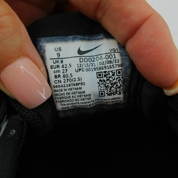 Nike Quest 5 Black White Running Sneakers Men's Size 9 New in Box Shoes