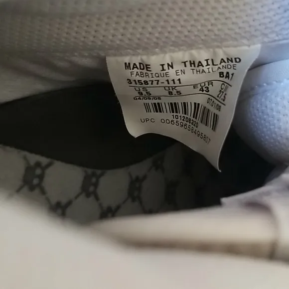 NIKE // rare mismatch 9/9.5 blazer perforated mid top sneaker