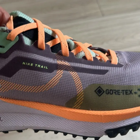 NIKE REACT Women’s ' Multicolor Athletic Sneakers  size 8