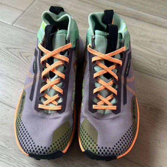 NIKE REACT Women’s ' Multicolor Athletic Sneakers  size 8
