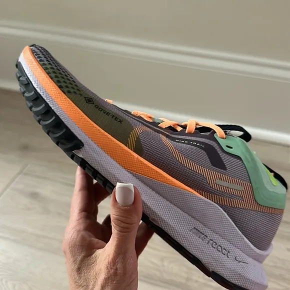 NIKE REACT Women’s ' Multicolor Athletic Sneakers  size 8