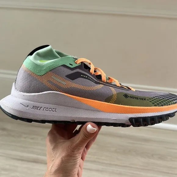 NIKE REACT Women’s ' Multicolor Athletic Sneakers  size 8