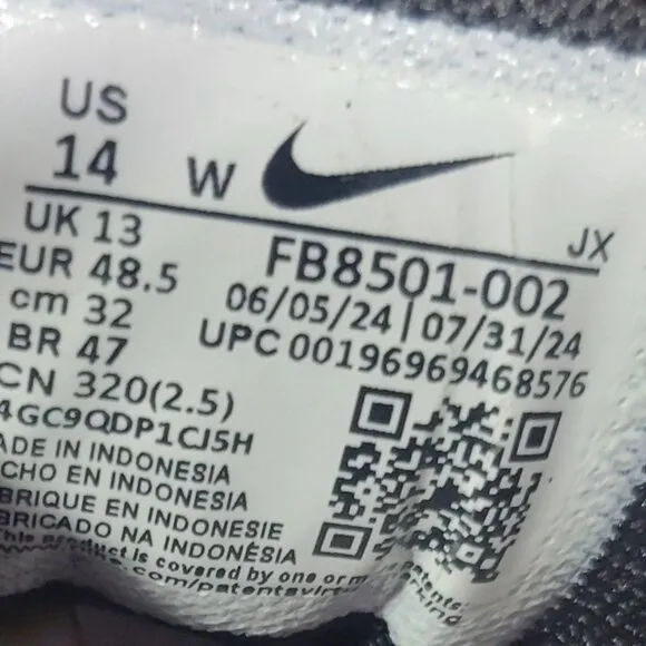 Nike Revolution 7 Men's Size US 14 Wide Black White Road Running Sneaker Shoes