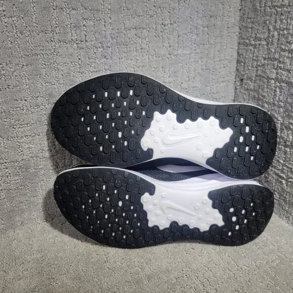 Nike Revolution 7 Men's Size US 14 Wide Black White Road Running Sneaker Shoes