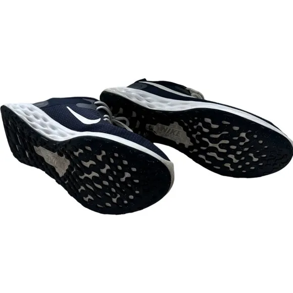 Nike Revolution 7Men's Road Running Shoes