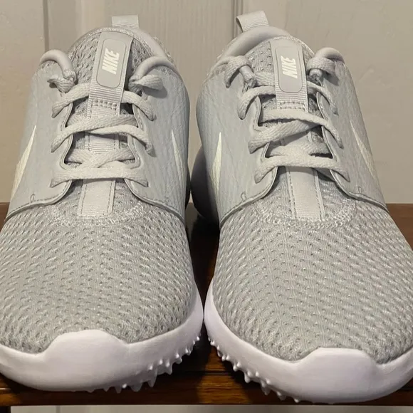 Nike Roshe G Tour Golf Cleats Shoes White Gray CD6066-002 Womens Size 9.5 NEW