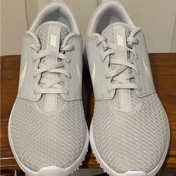 Nike Roshe G Tour Golf Cleats Shoes White Gray CD6066-002 Womens Size 9.5 NEW