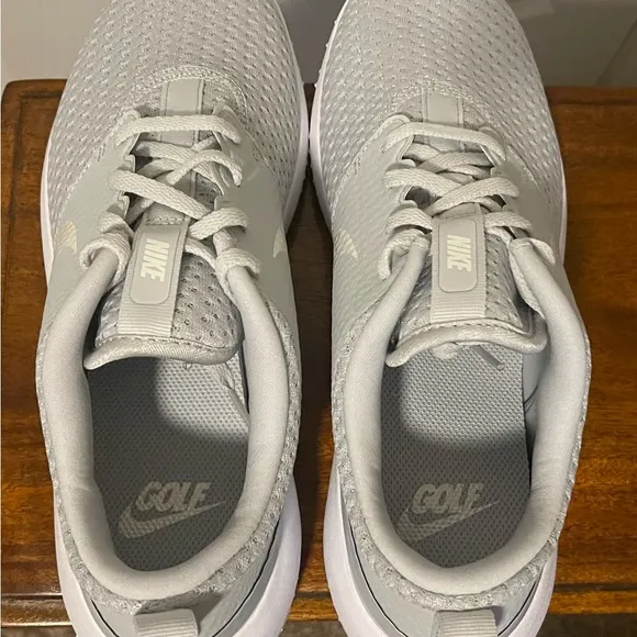 Nike Roshe G Tour Golf Cleats Shoes White Gray CD6066-002 Womens Size 9.5 NEW