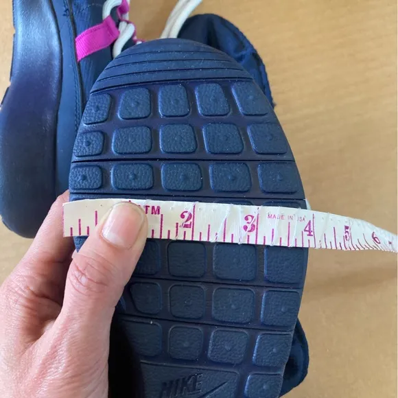 Nike Roshe One Hi Winter Youth Shoes size 5