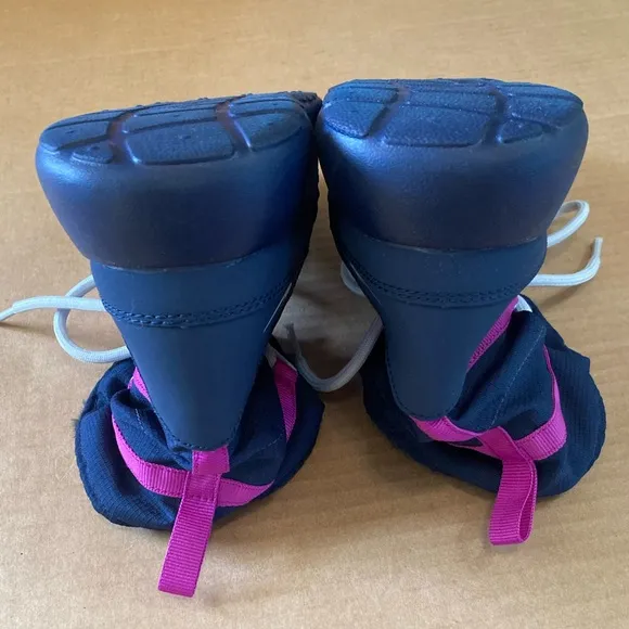 Nike Roshe One Hi Winter Youth Shoes size 5