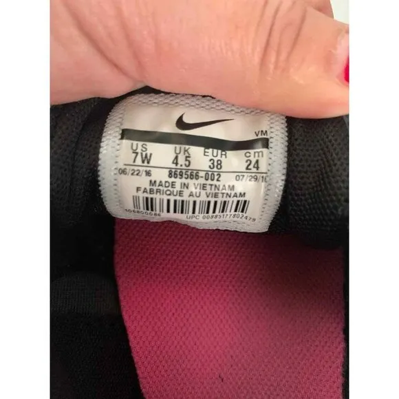 Nike Running  Women’s 7 Pink Black White 869566-00