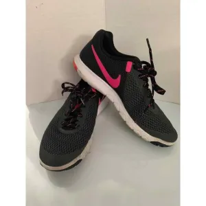 Nike Running  Women’s 7 Pink Black White 869566-00