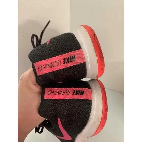 Nike Running  Women’s 7 Pink Black White 869566-00