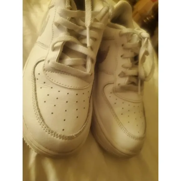 Nike Sneakers Voor Jongens tennis shoes Holographic Size 2.5y