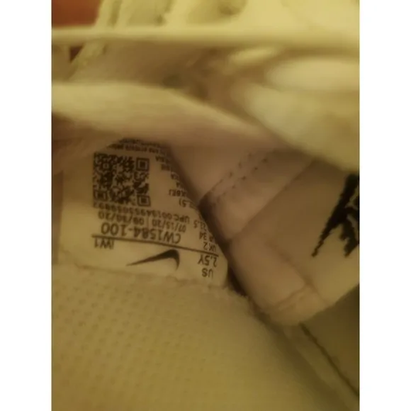Nike Sneakers Voor Jongens tennis shoes Holographic Size 2.5y