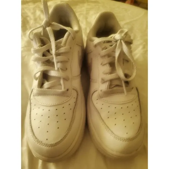 Nike Sneakers Voor Jongens tennis shoes Holographic Size 2.5y
