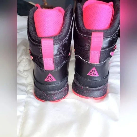 Nike Stasis ACG Tennis Shoes Youth Girls Size 6Y Black Hot Pink Hightops Neon.