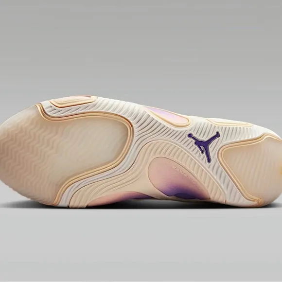 Nike Tatum 3 Men’s 5.5 Womens 7 Cream  Lavender Athletic Shoes Brand Nee in Box