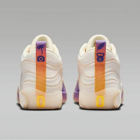 Nike Tatum 3 Men’s 5.5 Womens 7 Cream  Lavender Athletic Shoes Brand Nee in Box
