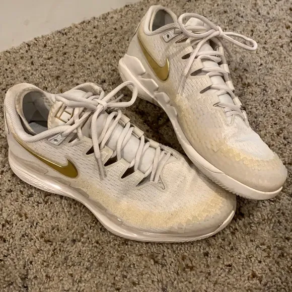 Nike Tennis Shoes