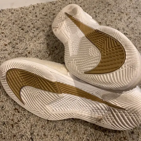 Nike Tennis Shoes