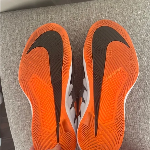 Nike Tennis Vapor court shoes, women’s size 8/mens 6.5