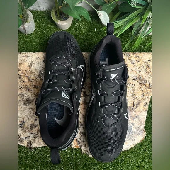 Nike TERRA Kiger 9Men's Trail-Running Shoes size 14 Blk/Gry/Slvr